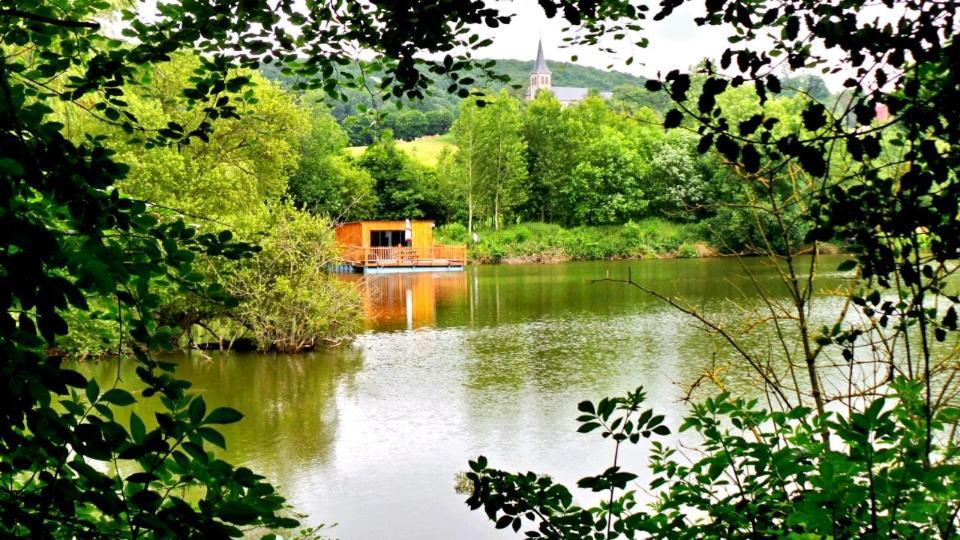 Cabanes Flottantes Et Gites Au Fil De L'Eau Colleville Экстерьер фото