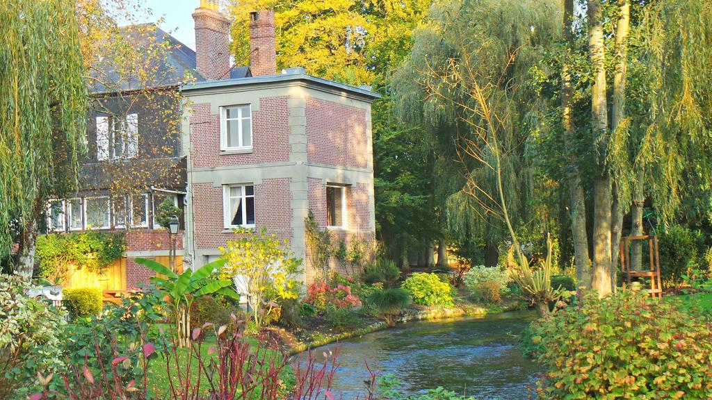 Cabanes Flottantes Et Gites Au Fil De L'Eau Colleville Экстерьер фото