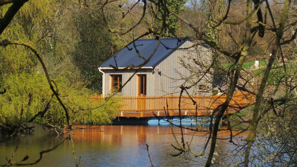 Cabanes Flottantes Et Gites Au Fil De L'Eau Colleville Экстерьер фото